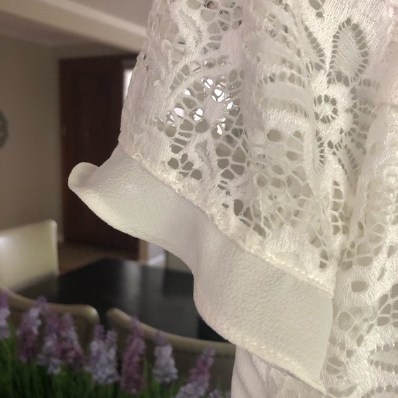 White lacy Gibson top 😇 - Picture 3 of 8